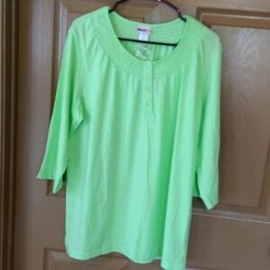 4@30.00 or 22.00 NWOT Ladies Blouse by AMERICAN SWEETHEART